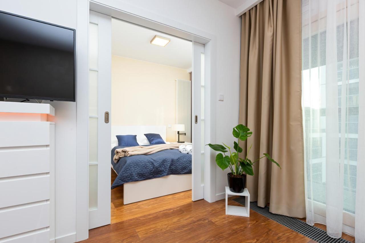 Royal City Center Mennica Residence By Noclegi Renters 华沙 外观 照片