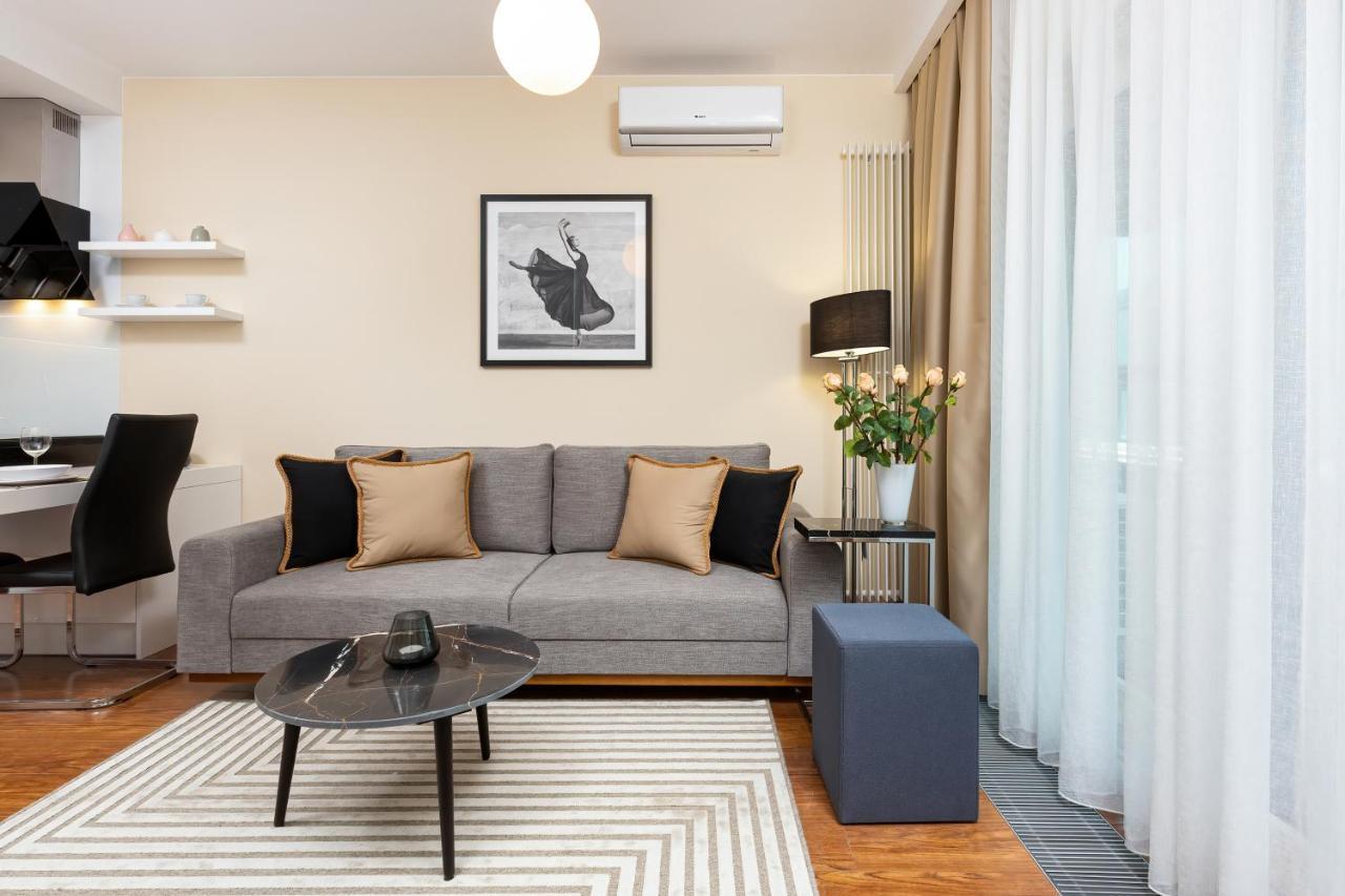 Royal City Center Mennica Residence By Noclegi Renters 华沙 外观 照片