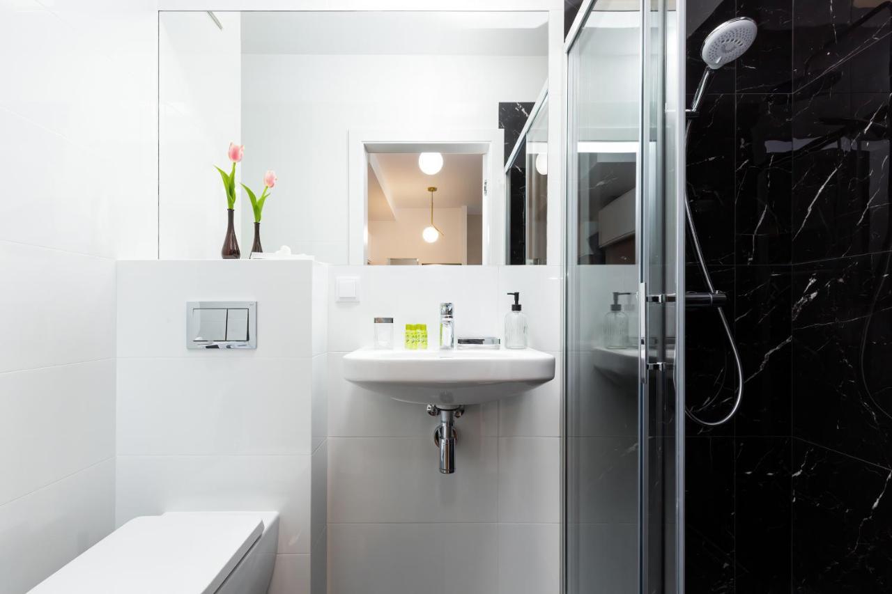 Royal City Center Mennica Residence By Noclegi Renters 华沙 外观 照片