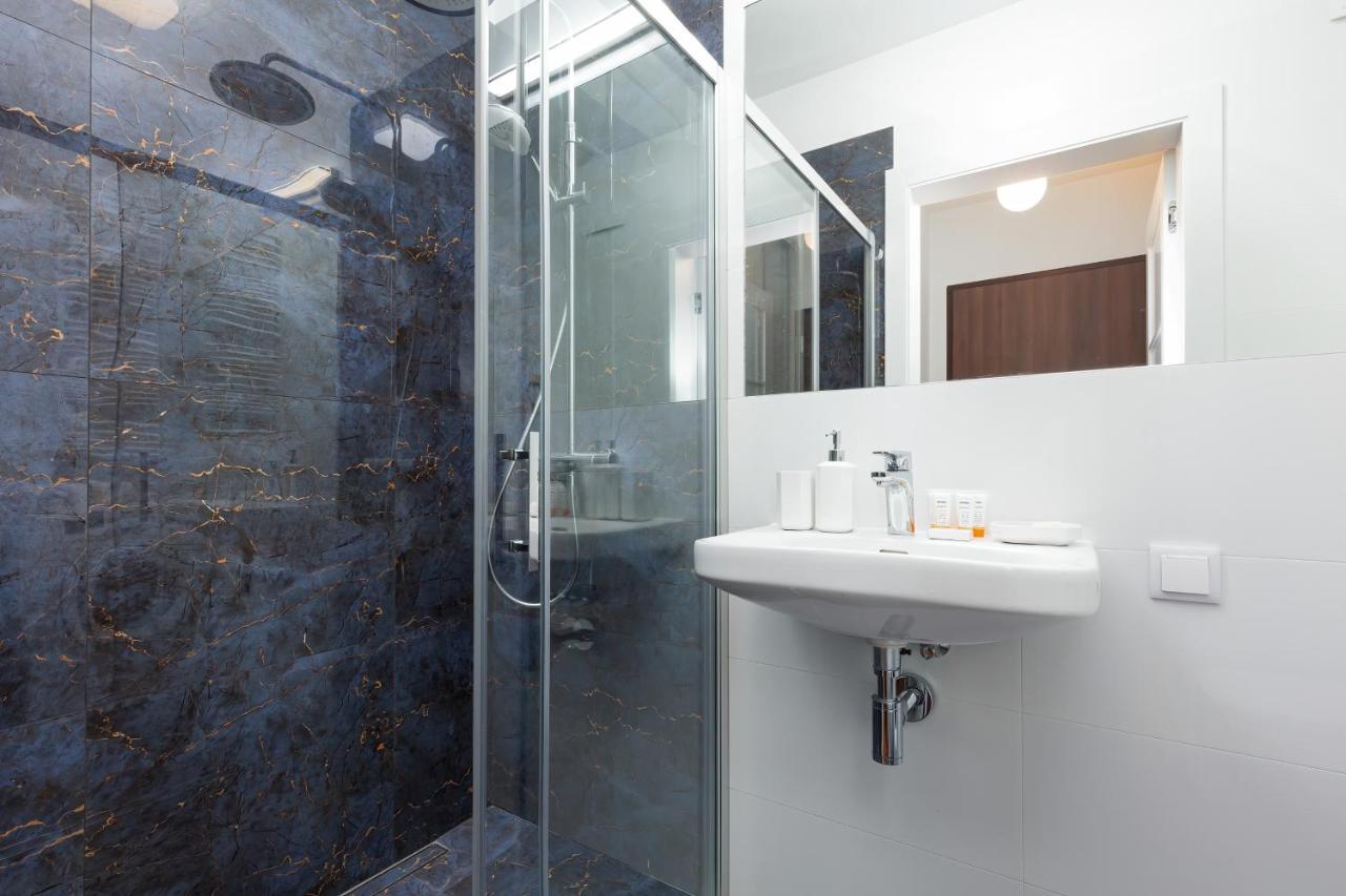 Royal City Center Mennica Residence By Noclegi Renters 华沙 外观 照片