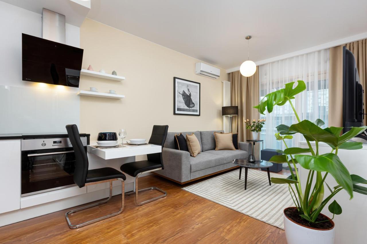 Royal City Center Mennica Residence By Noclegi Renters 华沙 外观 照片